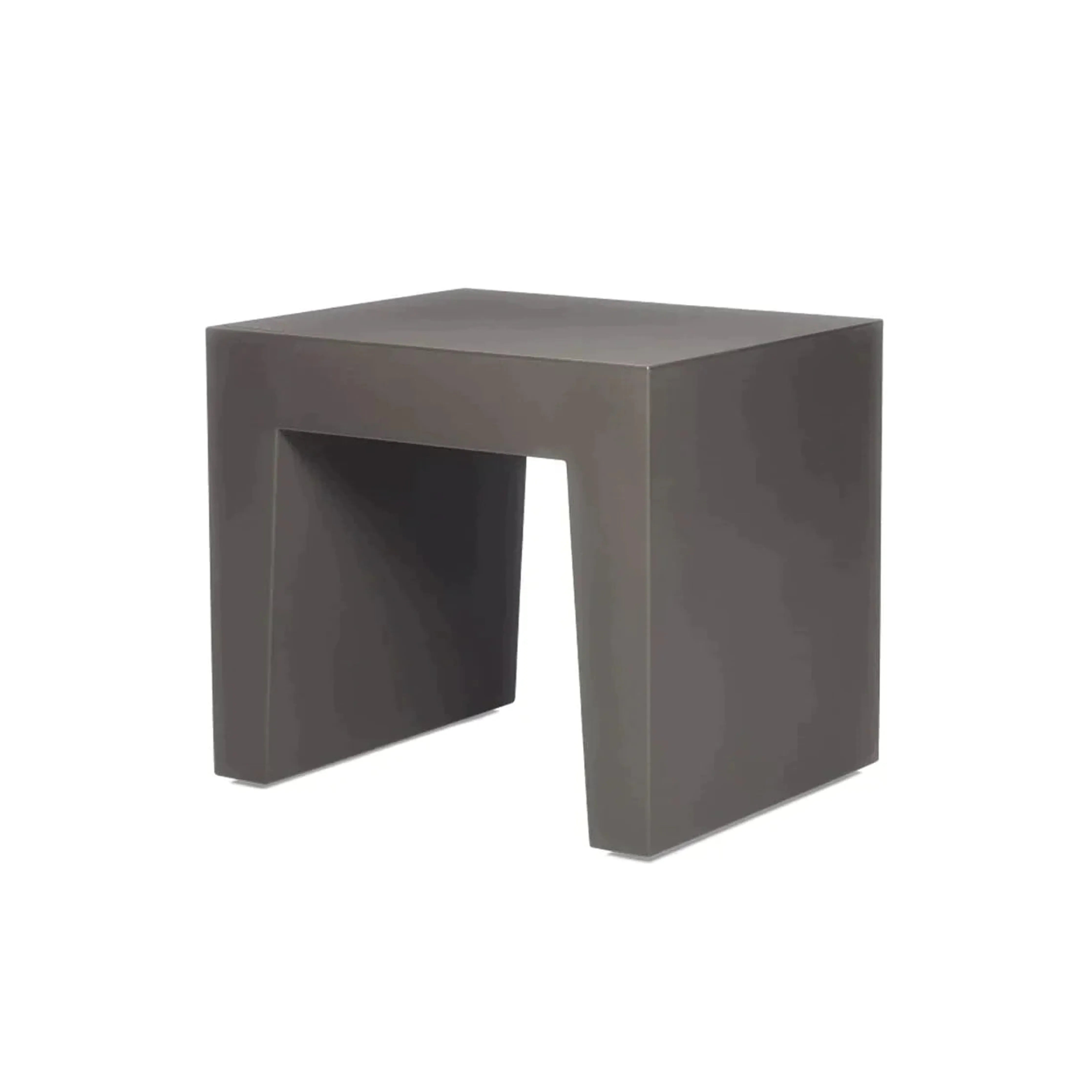 https://maisonleva.com/cdn/shop/files/fatboy-concrete-seat-taupe-28751668445227_1800x1800_fe804f4c-16c6-4bdf-97d7-1fed2f91d221.webp?v=1690057471