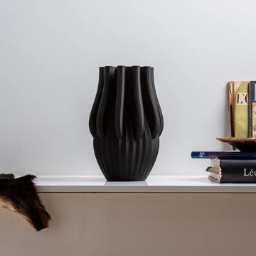 Absalon Vase by Cyrc.